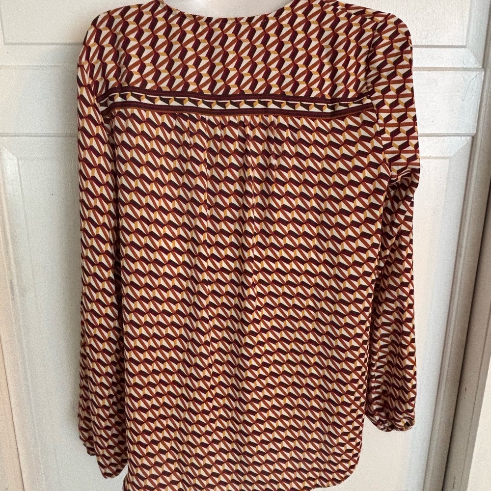 Max Studio Geometric Patterned V-Neck Faux Wrap Blouse Sz S NWOT - Picture 5 of 6